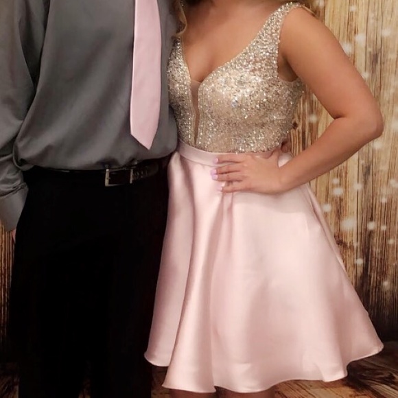 Short formal dress - Picture 3 of 3